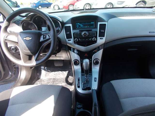 2013 Chevrolet Cruze LS Auto 4dr Sedan W/1sb